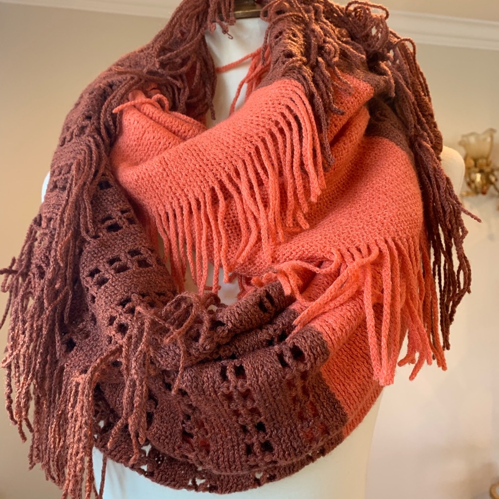 Round shawl - Picture 4 of 5